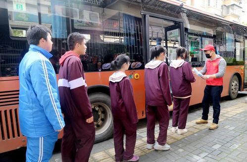 传承红色基因宣讲雷锋精神常德市公交h1线雷锋车队开展学雷锋主题活动