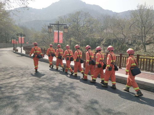 24小时轮班在岗西海岸新区筑牢森林防火安全网
