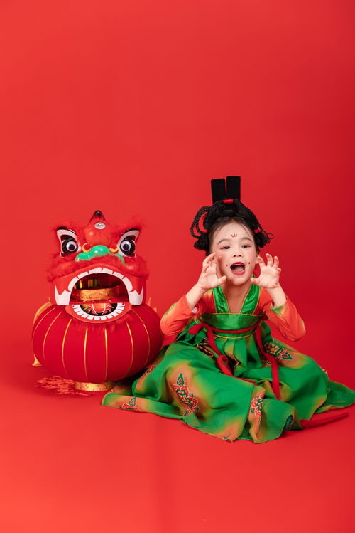 灯笼舞狮龙年新年春节女孩人物摄影图广告素材下载至来源处