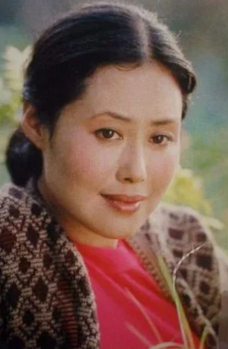 1983年,斯琴高娃出演骆驼祥子获奖,回家后丈夫却说离婚吧